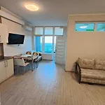 у моря Magnit первая линия דירה *